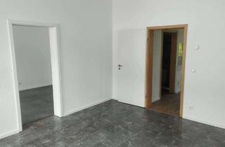 Wohnung mieten in Römer Str, 45143 Altendorf, Charmante 2-Zimmer-Dachgeschosswohnung mit hohen Decken in Essen-Altendorf