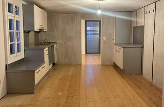 Wohnung mieten in 55129 Hechtsheim, Gemütliche Altbauwohnung mit großer Wohnküche