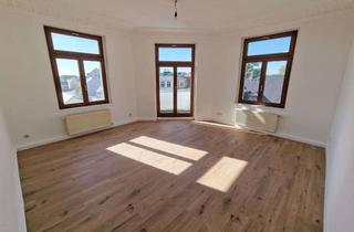 Wohnung mieten in Martin-Luther-Straße, 04808 Wurzen, Großzügige 2-Zimmerwohnung im Altbau mit Stuck und Balkon + Tageslichtbad + Einbauküche als Option