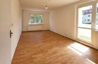 Wohnung mieten in Ernst-Thälmann-Straße, 04571 Rötha, Großzügige 2-Raumwohnung mit großem Wohnzimmer + Laminat + Balkon + EBK-Option!!!