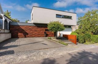 Villa kaufen in 53773 Hennef, High-End-Architektenvilla am Waldrand mit Sauna im Bad en Suite, Soundstudio und E-Ladestation