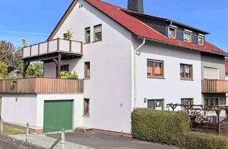 Haus kaufen in 35285 Gemünden, Dreifamilienhaus: Eine Wohnung sofort beziehbar, zwei vermietet. Alles in sehr gutem Zustand.