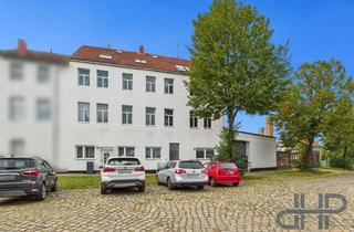 Mehrfamilienhaus kaufen in 39288 Burg, Attraktives Mehrfamilienhaus mit großem Entwicklungspotenzial und riesiger Scheune in Burg