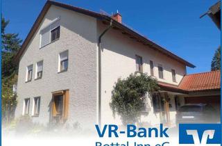 Haus kaufen in 84307 Eggenfelden, Solides 3-Familienhaus in zentraler Lage – ideal für Kapitalanleger oder mehrere Generationen