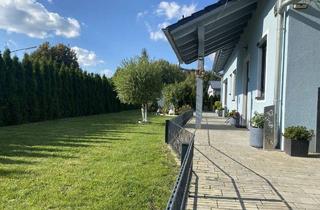 Haus kaufen in 92721 Störnstein, Sehr schöner, moderner Bungalow mit großem Carport in Störnstein zu verkaufen!