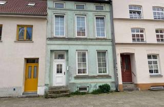 Haus mieten in Spiegelberg 46, 23966 Altstadt, Wohn- oder Gewerbe Reihenhaus in der Altstadt Wismar zur Selbstsanierung zu vermieten