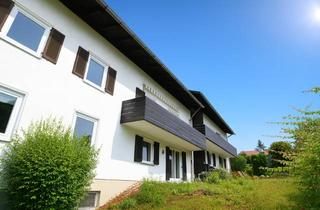 Wohnung kaufen in 83607 Holzkirchen, Zentral gelegene 1,5-Zimmer-Wohnung mit Balkon und Außenstellplatz