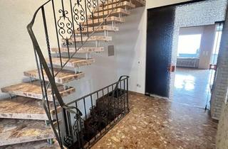 Haus kaufen in 67125 Dannstadt-Schauernheim, Eleganter Bungalow mit Einliegerwohnung und erstklassigem Wohnkomfort auf drei Ebenen.