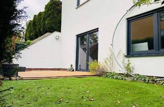 Haus kaufen in 97318 Kitzingen, Kitzingen - Mit exklusiver Ausstattung und eigenem Pool im Garten !