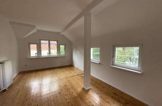 Wohnung kaufen in Königstraße 31, 14163 Zehlendorf, Helle Dachgeschosswohnung mit Balkon in ruhiger Lage von Berlin-Zehlendorf