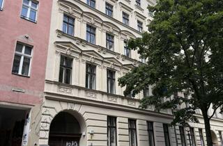 Wohnung kaufen in Lausitzer Straße 21, 10999 Kreuzberg, Möblierte 1,5 Zimmerwohnung in bester Lage Kreuzberg