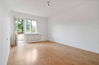 Wohnung kaufen in 13509 Wittenau, Familiendomizil mit 4 Zimmern & 2 Balkonen – Entwicklungspotenzial in Berlin-Borsigwalde