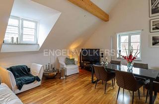 Wohnung kaufen in 82362 Weilheim, Exklusive Dachgeschosswohnung mit Dachterrasse und Aufzug in Altstadtlage