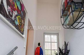 Wohnung kaufen in 82362 Weilheim, Exklusive Dachgeschosswohnung mit Dachterrasse und Aufzug in Altstadtlage