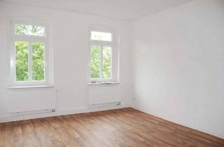 Wohnung mieten in Karl-Liebknecht-Str. 29, 09111 Zentrum, Großzügige 3-Raum-Altbauwohnung mit Einbauküche