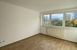 Wohnung mieten in Halbe-Stadt 18, 15230 Frankfurt, Charmante 2-Raum Wohnung mit Balkon und Fahrstuhl