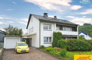 Haus kaufen in 59872 Meschede, Meschede: Freistehendes ZFH mit großem Garten - Gepflegt und in guter Lage!