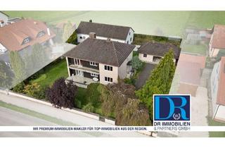 Haus kaufen in 85123 Karlskron, Zweifamilienhaus mit Bauplatz auf 1.345 m² großem Grundstück