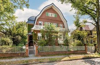 Villa kaufen in 14169 Zehlendorf, Elegante Landhausvilla nahe Fischtalpark