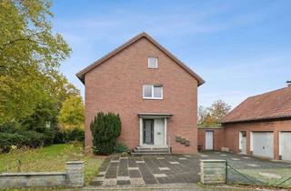 Haus kaufen in 33335 Gütersloh, Solides Dreifamilienhaus auf großem Grundstück in Gütersloh-Friedrichsdorf