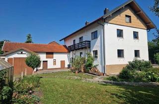 Haus kaufen in 84547 Emmerting, Sanierungsbedürftiges Zweifamilienhaus auf schönem Eckgrundstück mit zwei Nebengebäuden