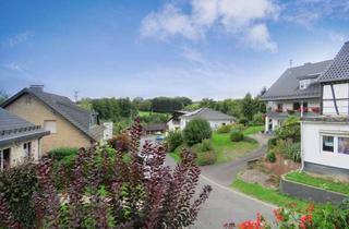 Haus kaufen in 53804 Much, Much Markelsbach: Drei Häuser, kleine Wohnanlage mit Garagenhof - verwirklichen Sie sich!