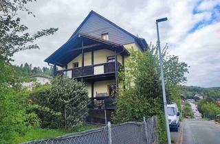 Haus kaufen in 61389 Schmitten, *Für Kapitalanleger, oder Selbstnutzer* 2-3 Familienhaus mit Doppelgarage in ruhiger Lage