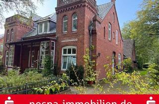 Villa kaufen in 25813 Husum, Denkmalgeschützte Villa mit Wohn-/und Gewerbeeinheit und Wohnhauserweiterung mit 2 Wohneinheiten