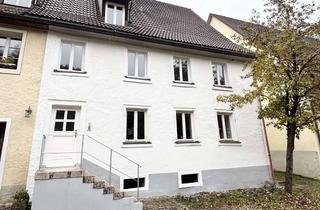 Anlageobjekt in Tillostraße 22, 79848 Bonndorf, *OHNE PROVISION* Großzügige DHH inkl. 246m² Wohnfl., Garage, Balkon, Terrasse uvm.