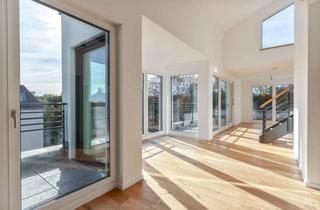 Wohnung kaufen in 13156 Niederschönhausen, Stil, Sonne, Skyline – luxuriöse Maisonette mit Weitblick & Dachterrasse in Pankow