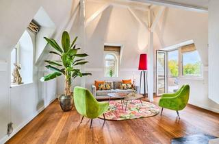 Wohnung kaufen in 22609 Nienstedten, Hoch oben, ganz privat – Maisonette in historischer Villa in Nienstedten