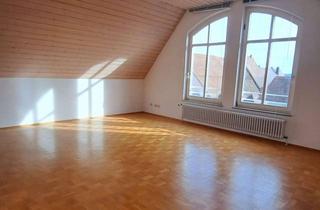 Wohnung mieten in Hohlengrabengasse 14, 78628 Rottweil, Lichtdurchflutete ruhige Dachgeschosswohnung mit Tageslichtbad, EBK, Aufzug & Tiefgaragenstellplatz