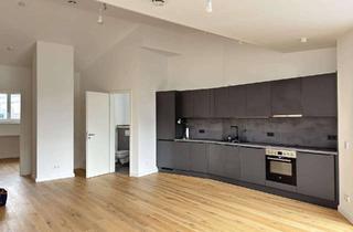 Wohnung mieten in 10115 Mitte, Moderne Altbau-Dachgeschosswohnung in Berlin-Mitte