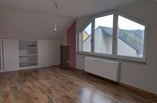 Wohnung mieten in 40764 Langenfeld, Gepflegte 4-Zi-Maisonette-DG-Wohnung mit Garten, Garage und Blockhaus (2 Parteien-Haus)