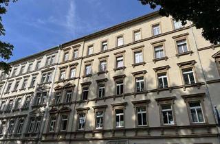 Wohnung mieten in Karl-Liebknecht-Str. 29, 09111 Zentrum, Großzügige 4-Raum-Altbauwohnung am Schillerplatz