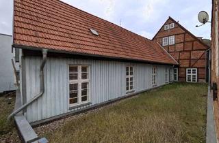 Wohnung mieten in 18273 Güstrow, Wohnung wie ein kleines Häuschen auf dem Dach mitten in der Innenstadt