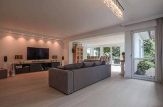 Einfamilienhaus kaufen in 51399 Burscheid, Freistehendes Einfamilienhaus mit Doppelgarage, Dachterrasse + Gartenidylle (provisionsfrei)