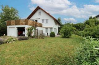 Anlageobjekt in 78737 Fluorn-Winzeln, Wohnhaus mit 2 Einheiten und Top-Ausbaupotential + großer Garten und Terrasse