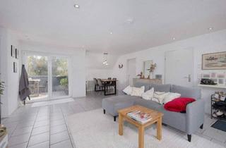 Wohnung kaufen in 76199 Karlsruhe, Karlsruhe - Sonnenstunden garantiert - 2-Zimmer-Wohntraum mit Dachterrasse in der Nähe der Alb!