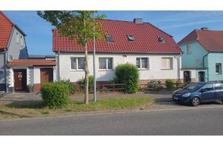 Haus kaufen in 06386 Osternienburger Land, Osternienburger Land - Großes Doppelhaus mit Highlight
