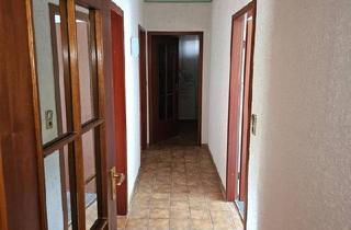 Haus kaufen in 55286 Wörrstadt, Wörrstadt - Bungalow in ruhiger Feldrandlage mit großem Grundstück und Garten