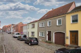 Haus kaufen in 17154 Neukalen, Neukalen - Neukalen: Sanierungsbedürftiges Reihenmittelhaus mit Garten