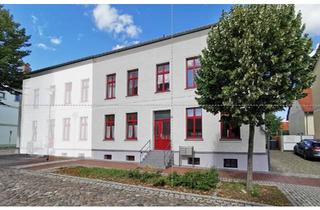 Mehrfamilienhaus kaufen in 17213 Malchow, Malchow - Mehrfamilienhaus in zentraler Lage