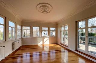 Wohnung kaufen in 22143 Hamburg, Hamburg - Stilvolle Eigentumswohnung mit Einbauküche in exclusiver Stadtvilla in Hamburg-Rahlstedt