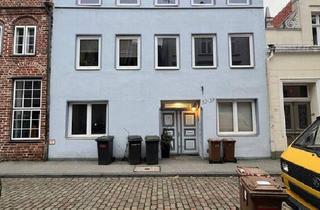 Mehrfamilienhaus kaufen in 23552 Lübeck, Lübeck - Liebhaberstück! Sanierungsbedürftiges MFH mit 10 Whg.! - Rarität auf der Lübecker Altstadtinsel!