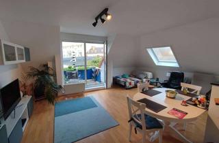 Wohnung kaufen in 35390 Gießen, Sehr Schöne ETW in Gießen -Helle 3-Zimmer Dachgeschosswohnung mit Balkon, Einbauküche ua.