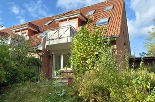 Wohnung kaufen in Wiekstraße 3B, 23570 Travemünde, Idyllischer Rückzugsort: Gartenwohnung im Reihenendhaus - genießen, entspannen, zuhause sein!