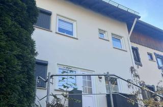 Wohnung kaufen in 78141 Schönwald, Warum nicht ein Haus? 2020 modernisiertes Ferienhäuschen mit Kamin, 3 Bäder und Garten-Terrasse