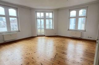 Wohnung kaufen in Heinrichstraße 37, 10317 Lichtenberg, BEZUGSFREI: Großzügige 3-Zimmer-Altbauwohnung mit 2 Balkonen in Berlin-Lichtenberg