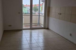 Wohnung mieten in Schillerstraße 12, 06667 Weißenfels, TOP 4-Raumwohnung mit Balkon zu vermieten!